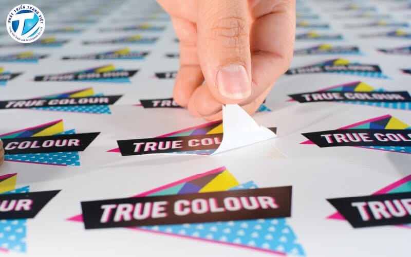 Ứng dụng của in ấn in decal vào in tem nhãn